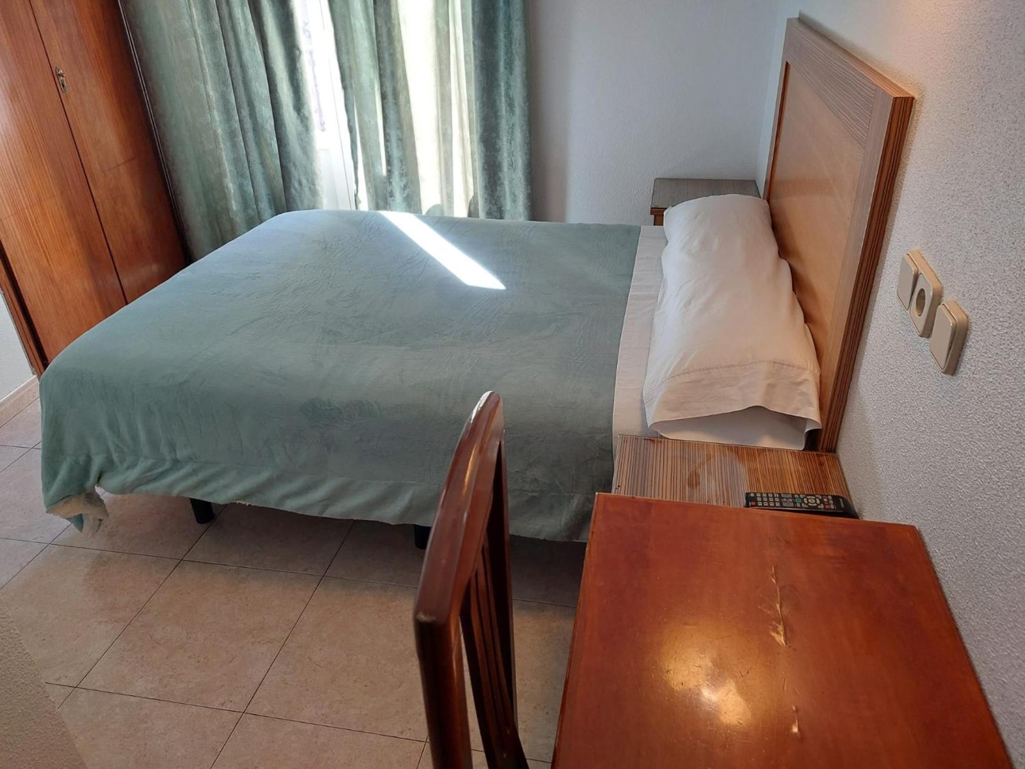 Hostal Rivera Atocha 79 — Photos 2